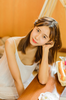 比基尼泳衣三角
